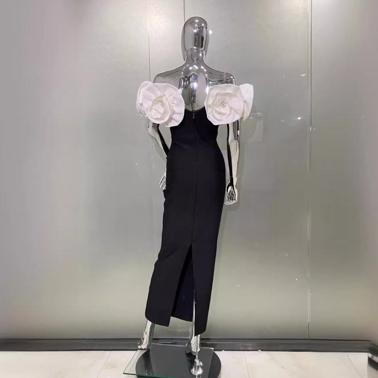 Robe à bandes à fleurs blanche - Ankle Brace avis et prix